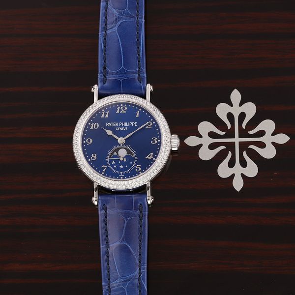 Patek Philippe Complications 7121/200G-001